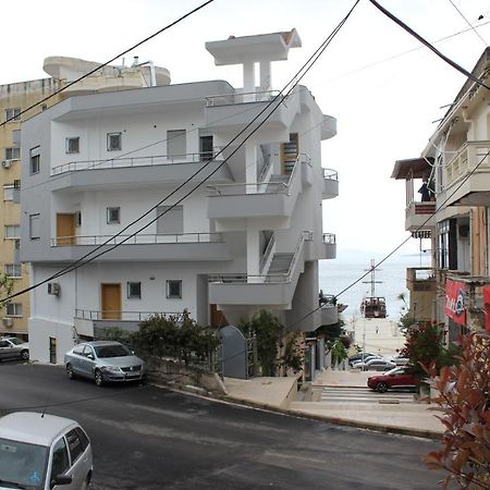 Margaritas Apartments Sarande Bagian luar foto