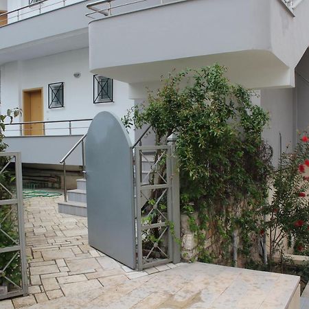 Margaritas Apartments Sarande Bagian luar foto