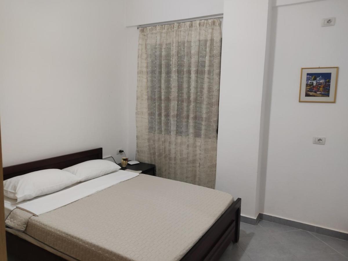 Margaritas Apartments Sarande Bagian luar foto
