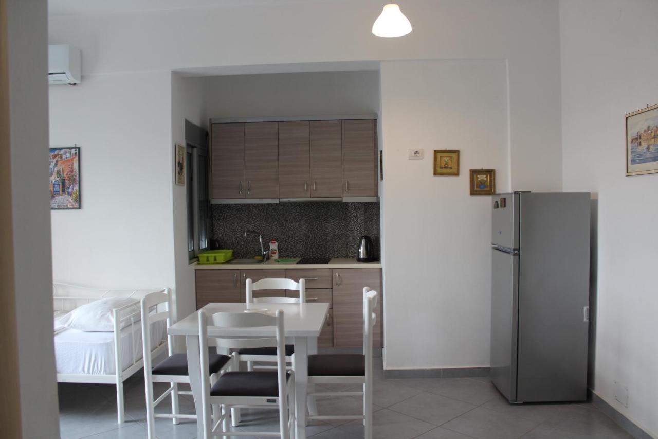 Margaritas Apartments Sarande Bagian luar foto