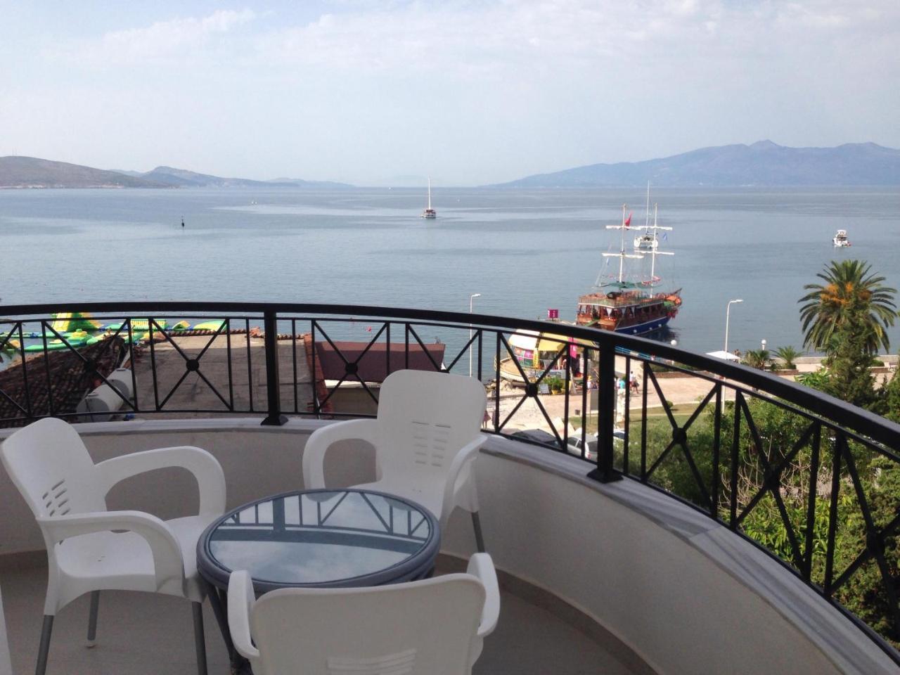 Margaritas Apartments Sarande Bagian luar foto